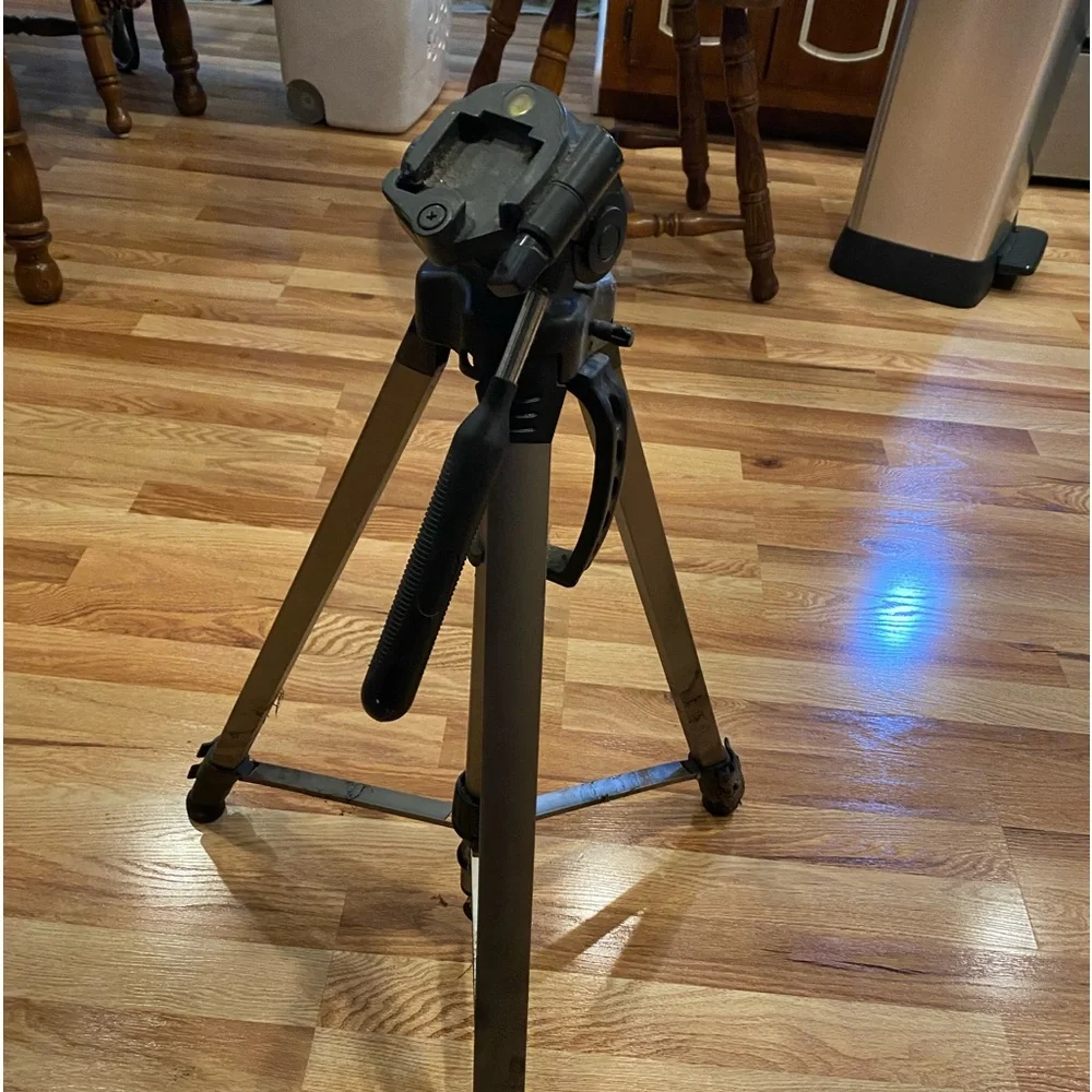 Camera tripod
